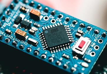 芯片與PCB之間是什么關(guān)系？它們會(huì )有怎樣的發(fā)展呢？